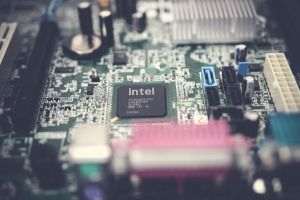 TradeVille: Intel - una dintre cele mai spectaculoase reveniri din piaţa americană